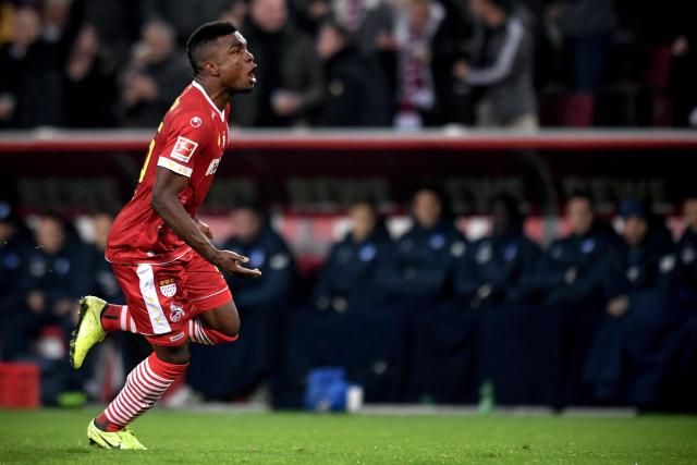 威瑟斯庞27+10青岛胜广州 四川加时不敌福建