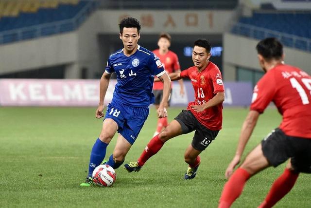 孙铭徽13+12胡金秋24分 广厦克四川取3连胜