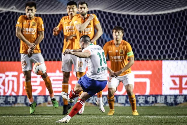 欧联杯-扎尼奥洛两造点+进球 罗马3-1逆转获出线